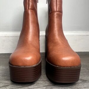 Women's Tan Platform Boots